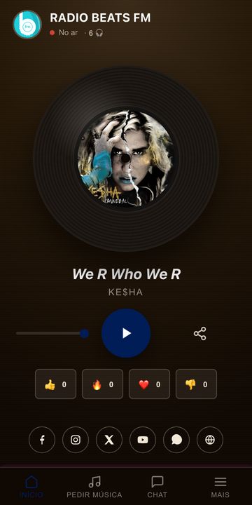 Modelo Vinil do app para rádio do xCAST, tela real da rádio de demonstração Beats FM
